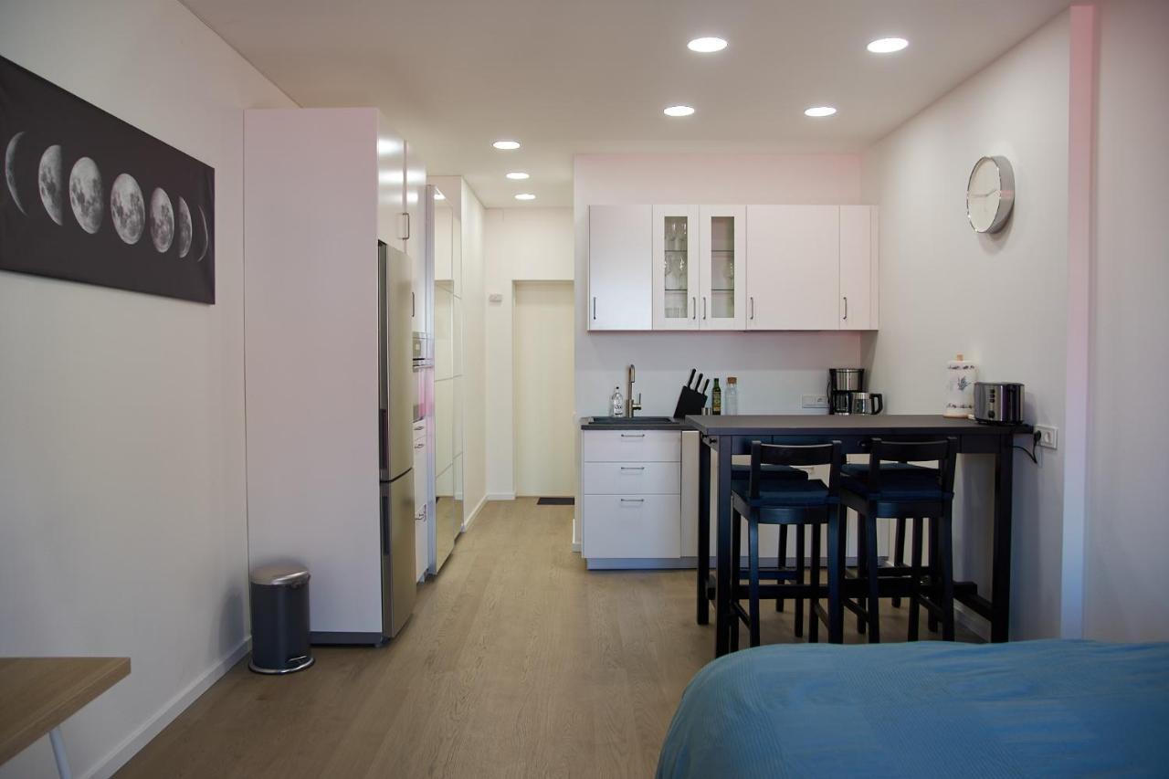 Studio Apartment In The Heart Of Riga Old Town Luaran gambar
