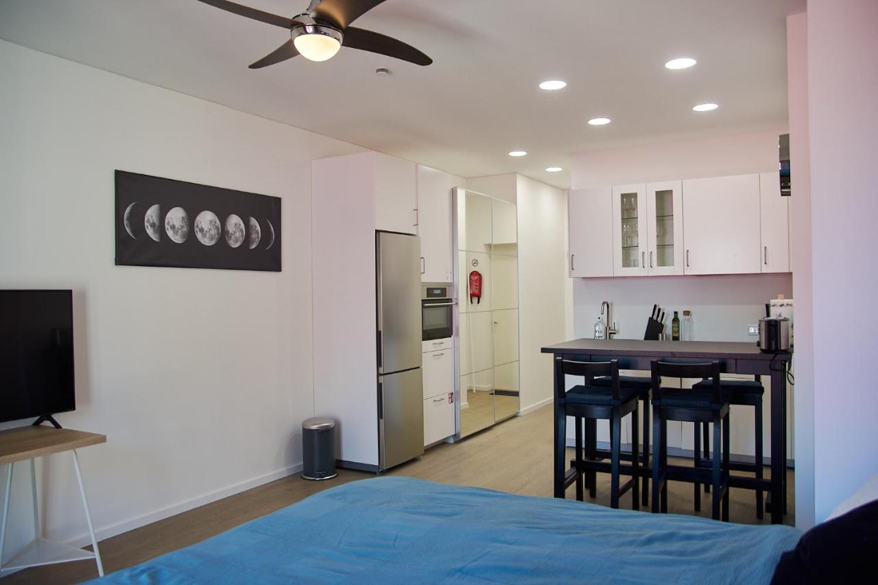 Studio Apartment In The Heart Of Riga Old Town Luaran gambar